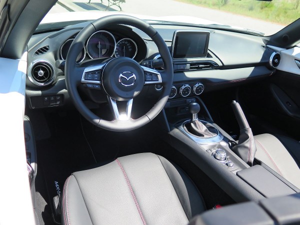 Mazda MX-5 Cockpit